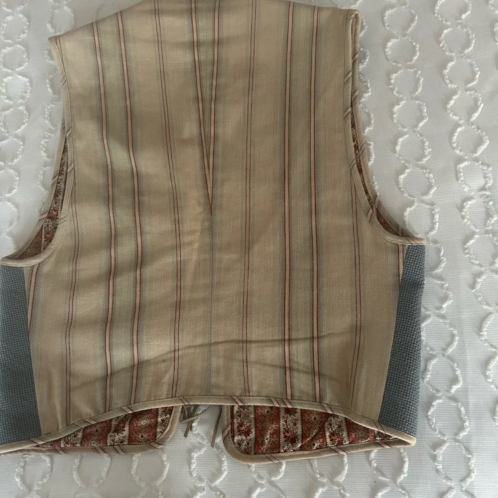 Ralph Lauren Kids Embroidered Vest with Blue and Red Accents - Picture 5 of 14